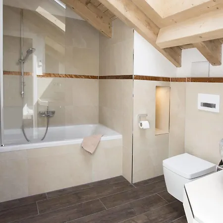 Haus Andorra アパート